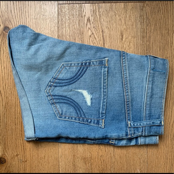 Hollister high waisted shorts - Picture 2 of 4